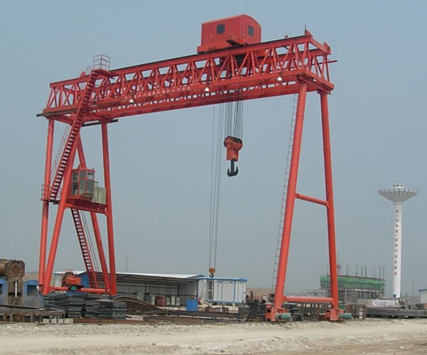 中國(guó)鐵建十三局120T龍門(mén)提梁機(jī)